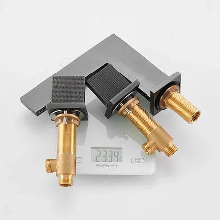 Robinet de salle de bain gris brossé