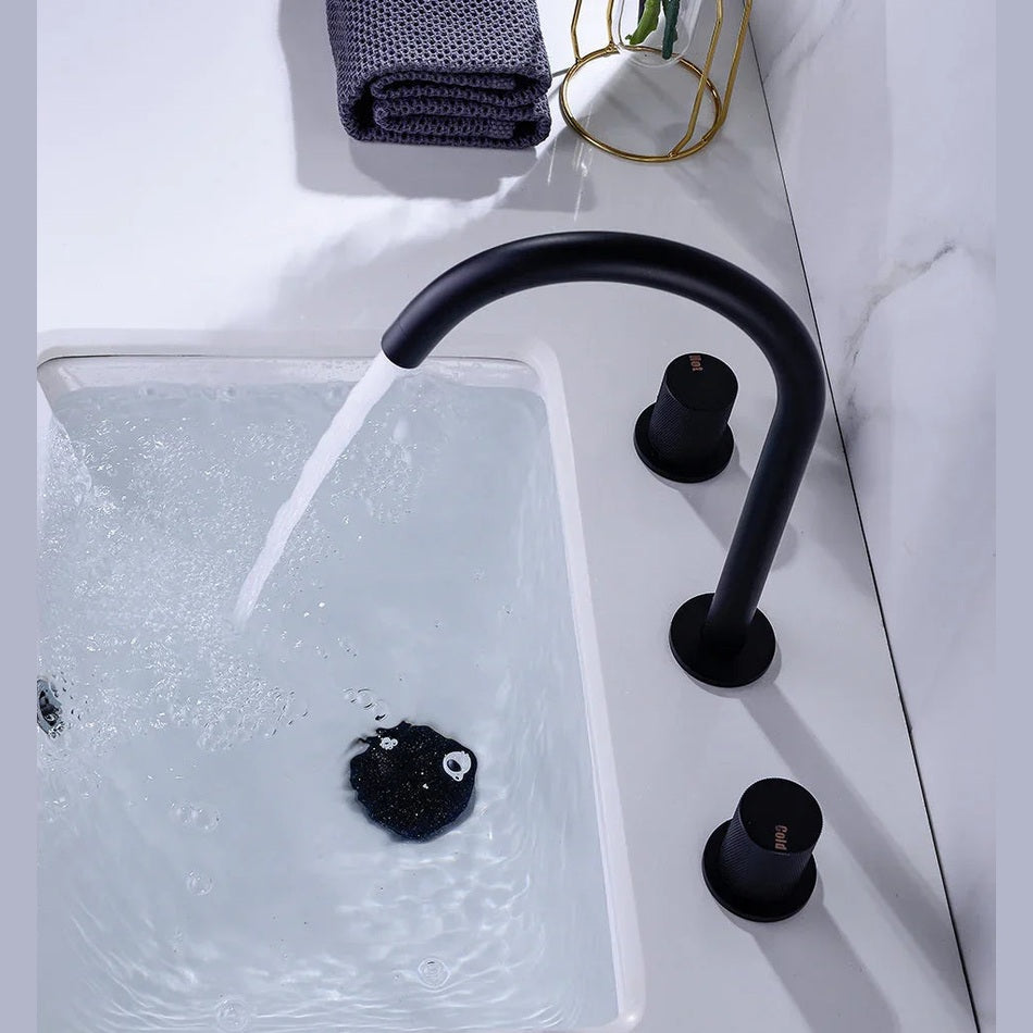 Robinet de salle de bain noir mat