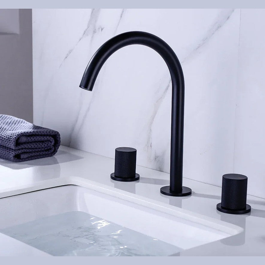 Robinet de salle de bain noir mat