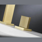 Robinet de salle de bain or brossé