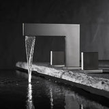 Robinet de salle de bain gris brossé