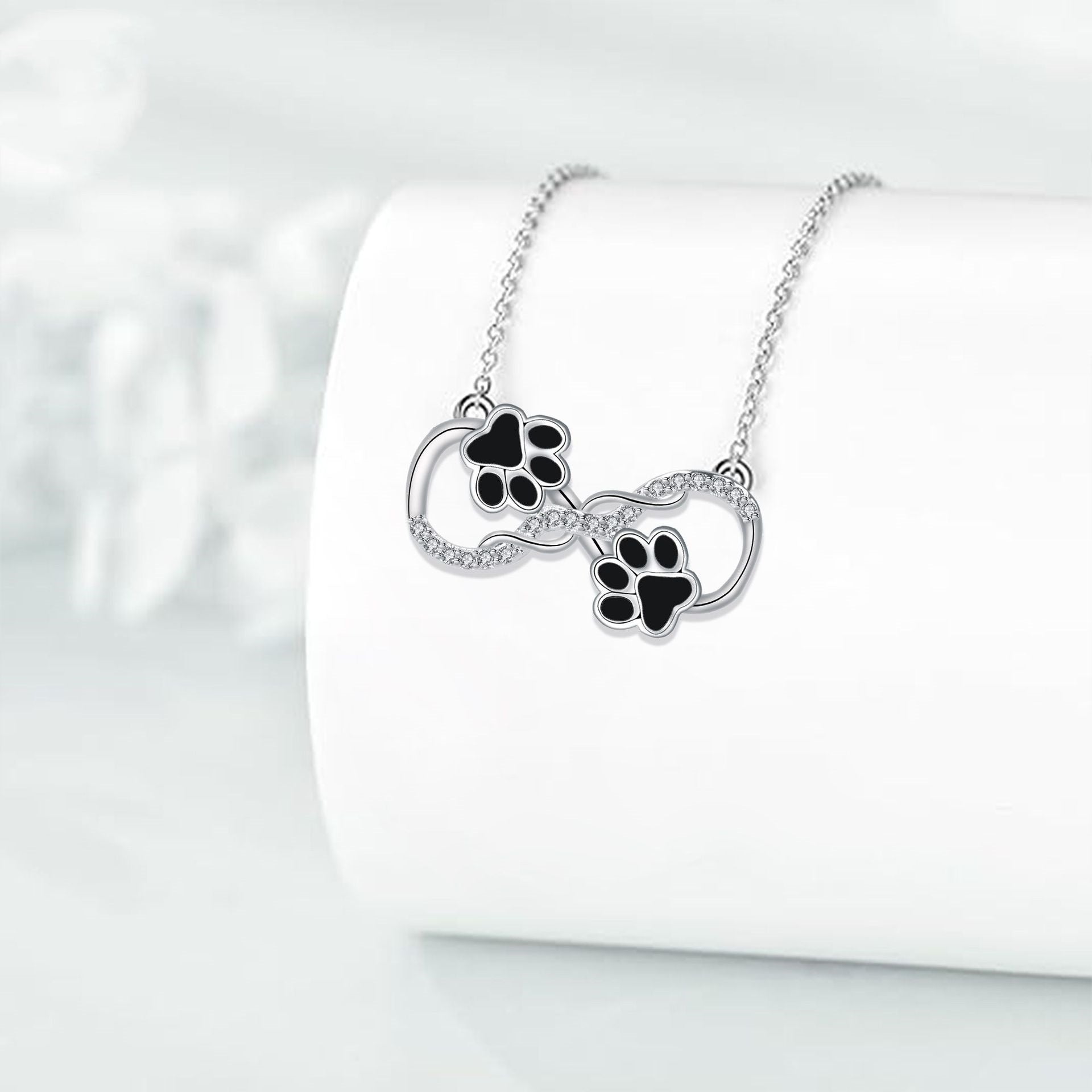 Amour infini - Collier patte de chien avec zircone cubique