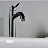 Mitigeur de salle de bain gris brossé