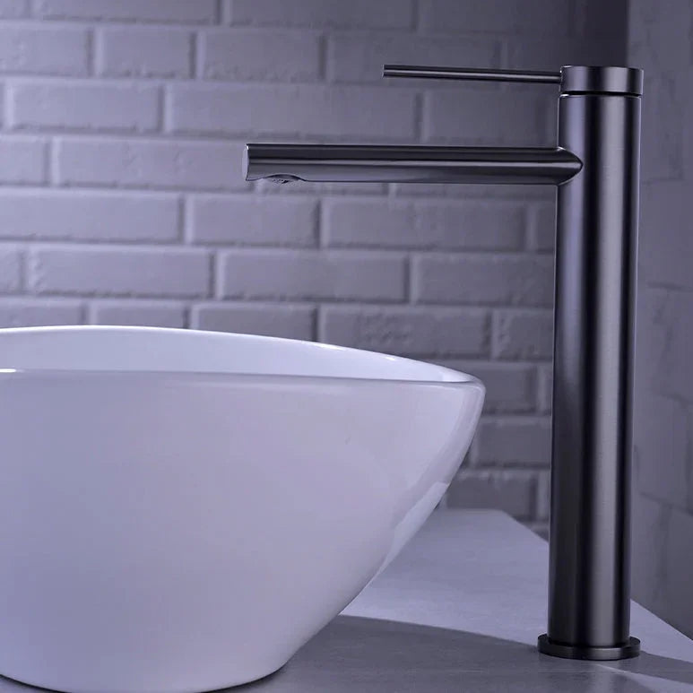Mitigeur de salle de bain gris brossé
