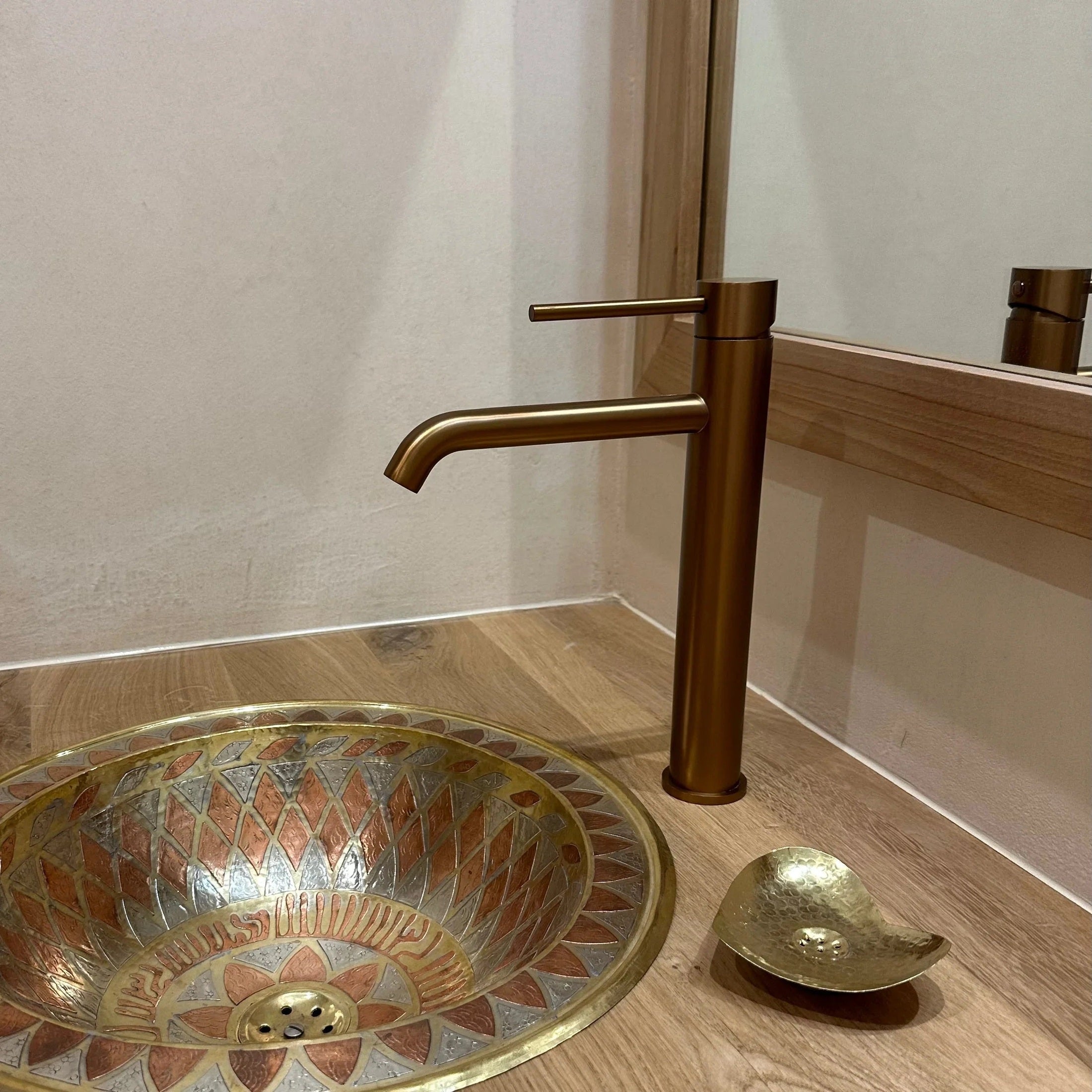 Mitigeur de salle de bain or rose brossé