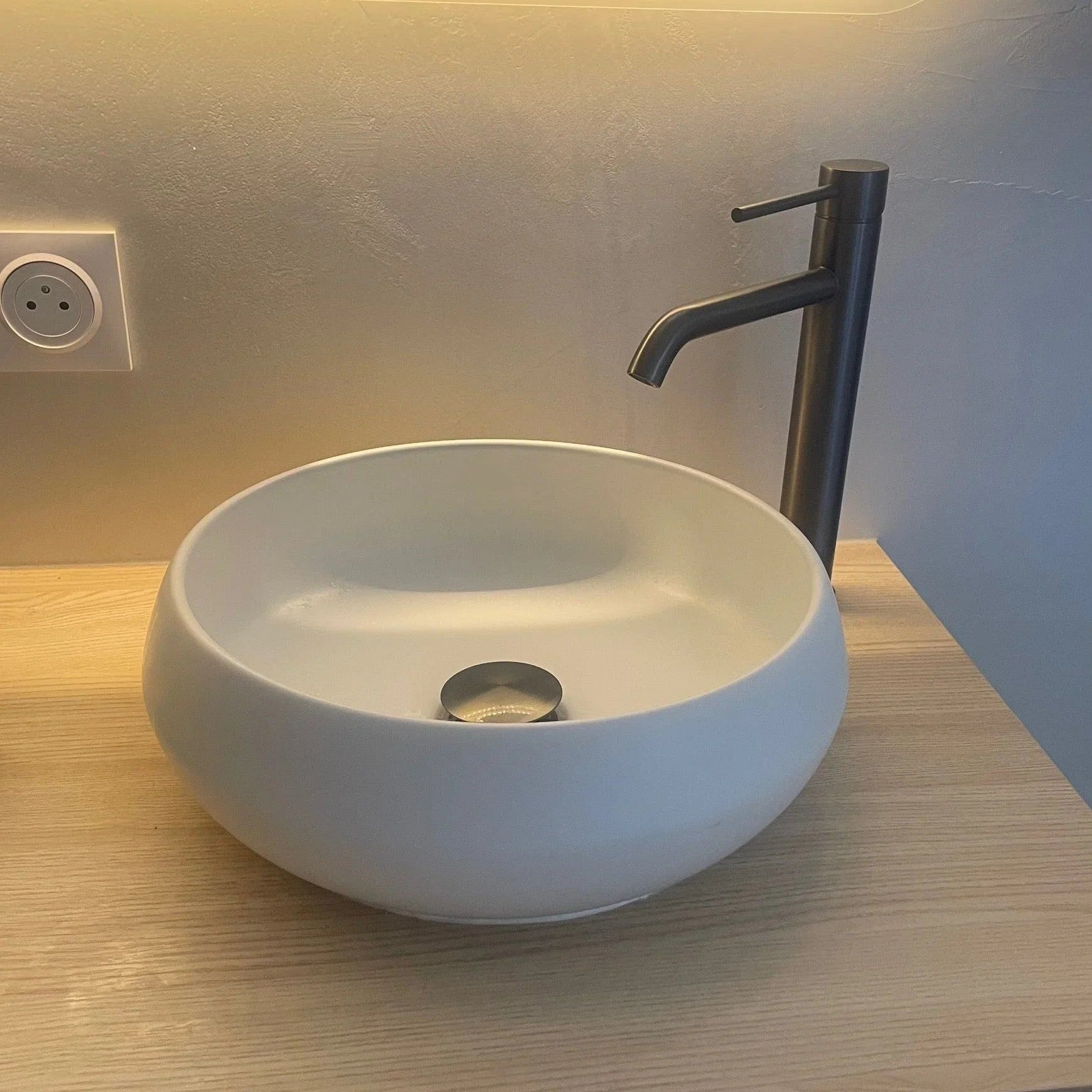 Mitigeur de salle de bain gris brossé