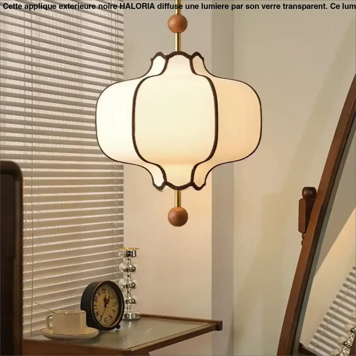 Suspension luminaire blanche avec détails marron au style chic