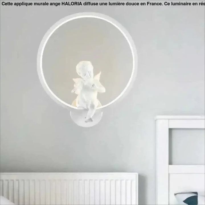 Applique murale ange blanche circulaire avec anneau translucide et figurine dangeau central haloria