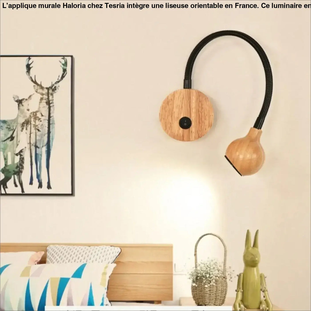Applique murale haloria avec liseuse noir et bois naturel pour éclairer long d’un couloir ou autour d’un miroir