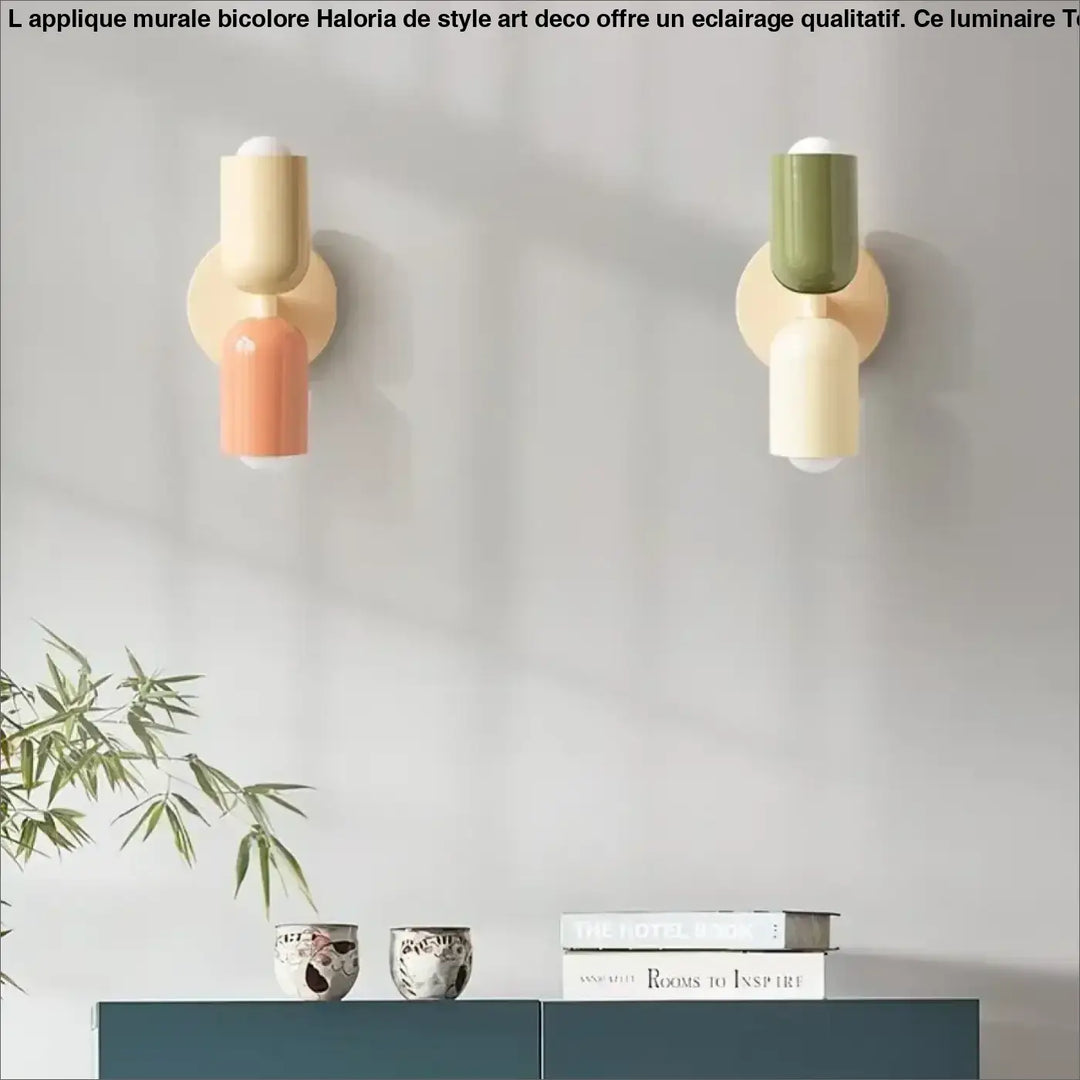 Deux appliques murales bicolores style art deco avec abat-jours cylindriques en pêche pastel et vert olive par HALORIA