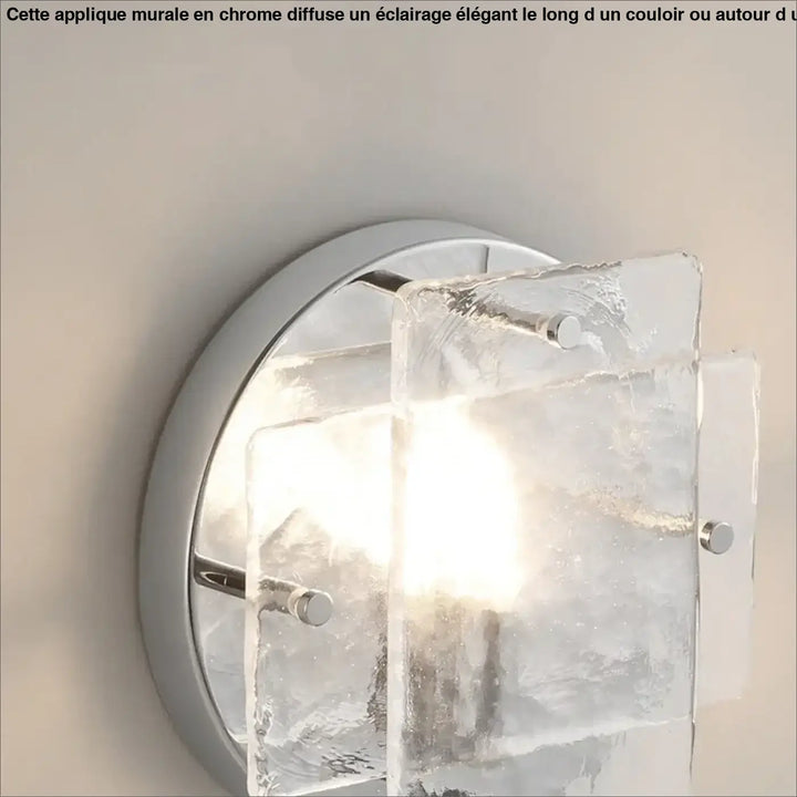 Applique murale couleur chrome avec façade en verre 