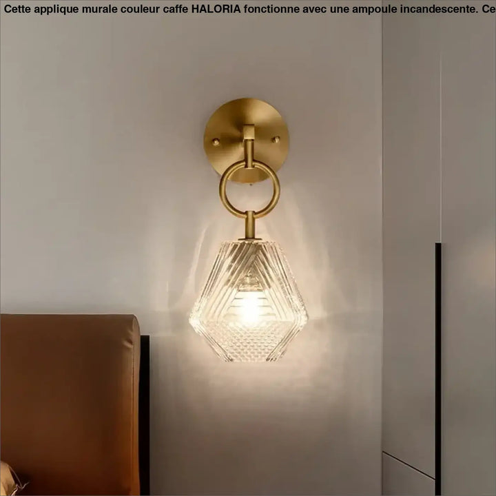 Applique murale dorée suspendu avec une petite chaine

