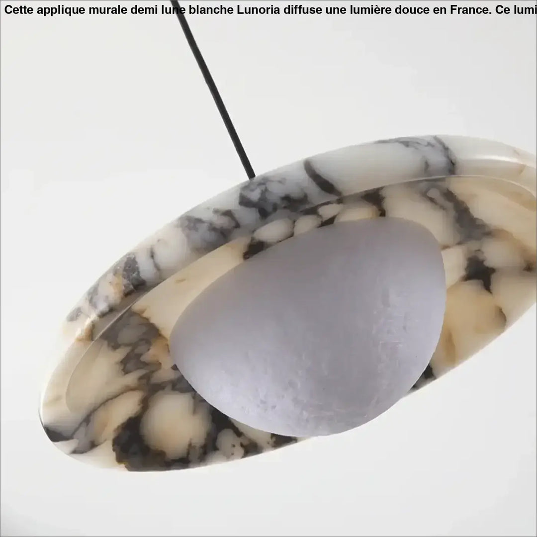 Suspension Design Avec Disque En Marbre Et Demi-Sphère

