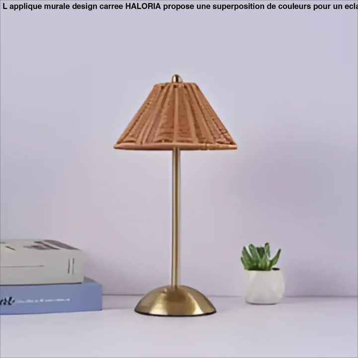 Lampe de table canella avec abat-jour en rotin tressé et pied doré pour décoration intérieure élégante