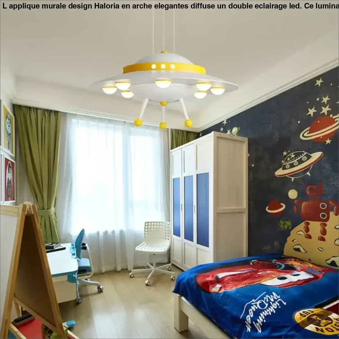 Suspension luminaire cosmolux en forme de soucoupe volante blanche et jaune avec plusieurs ampoules circulaires