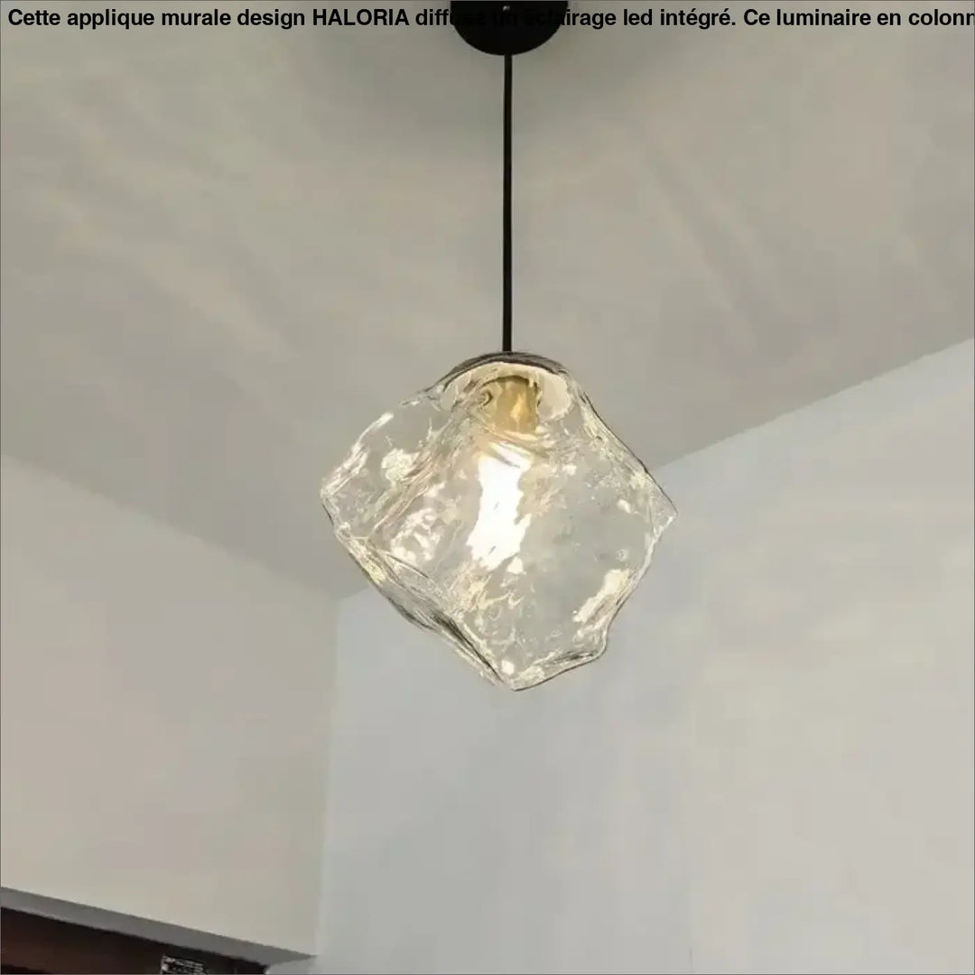 Suspension luminaire molty en verre façonné clair avec forme cubique facettée et fixation plafond métal noir