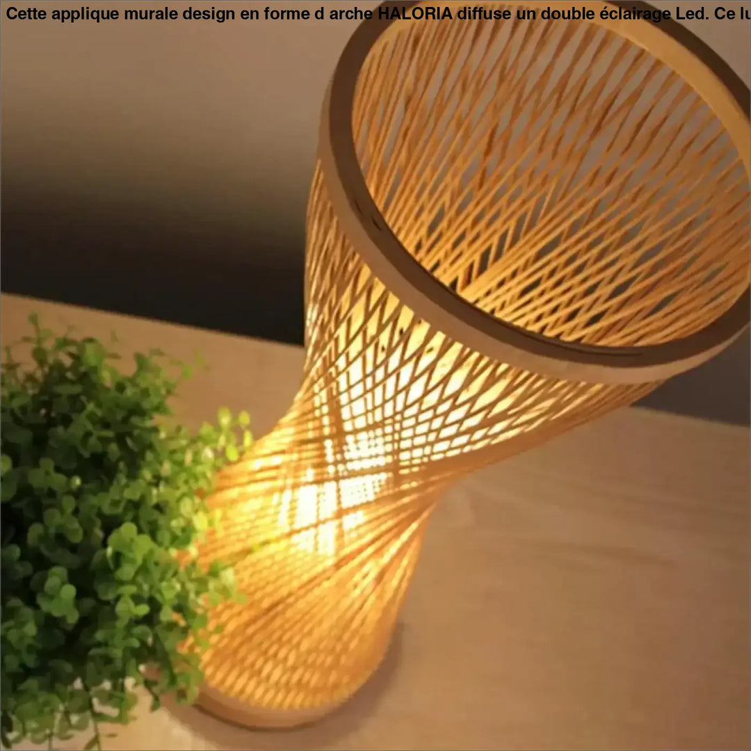 Lampe de table musa en rotin naturel avec lumière douce et design conique en rotin tressé et bord en bois lisse
