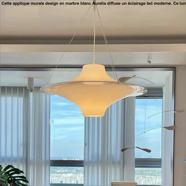 Suspension LED blanche design ovni en acrylique mat