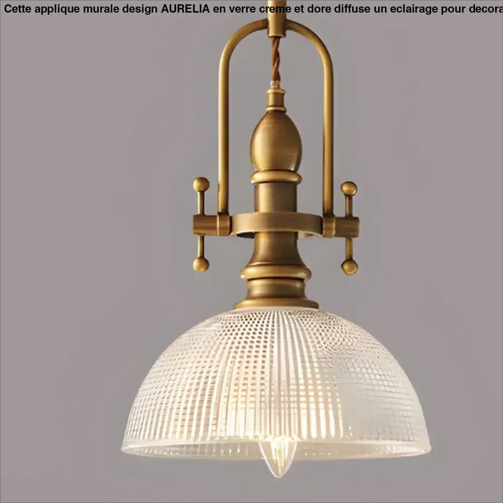 Suspension luminaire vintage en laiton doré et verre strié raffiné