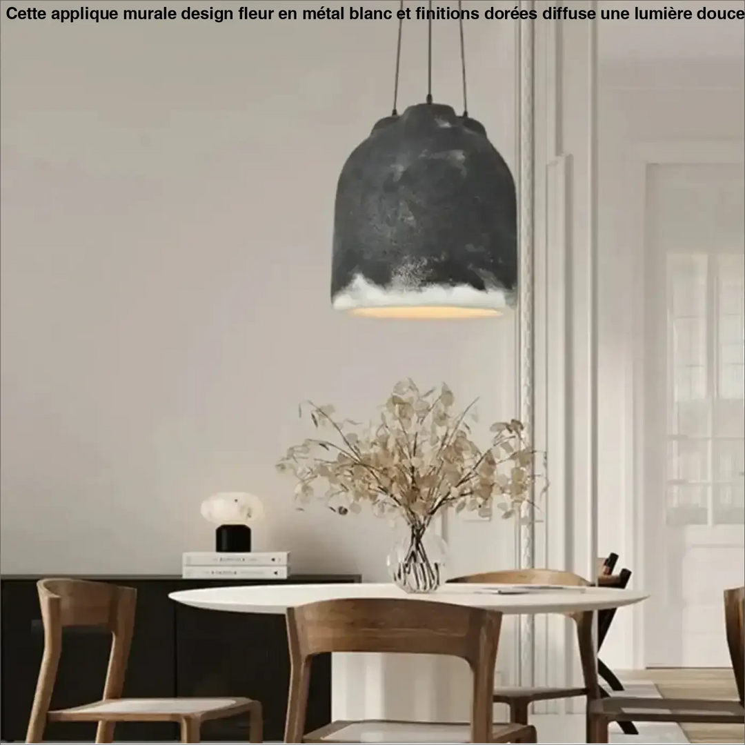 Suspension luminaire mineris noir mat texturé avec une lumière chaude pour une décoration intérieure design sculptural
