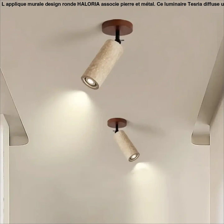 Plafonnier spot orientable en travertin jaune et bois chic