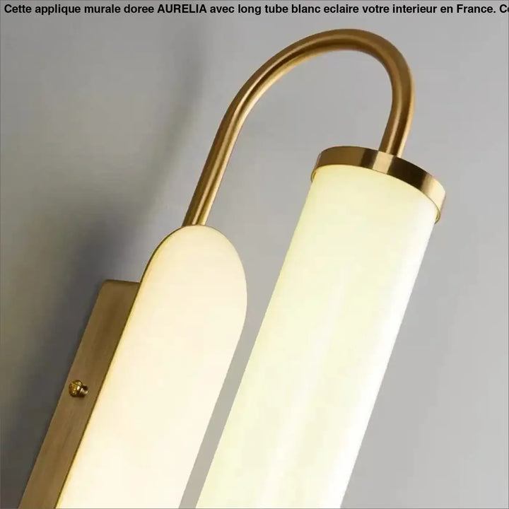 Applique Murale Dorée Avec Long Tube Blanc Pour Tête De Lit Élégante