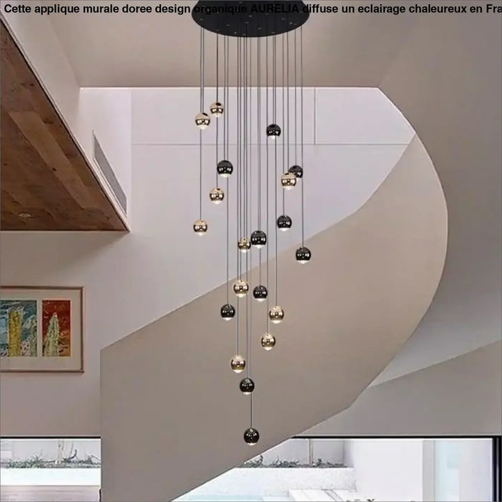 Suspension Contemporaine Cascade Boules Noires Dorées