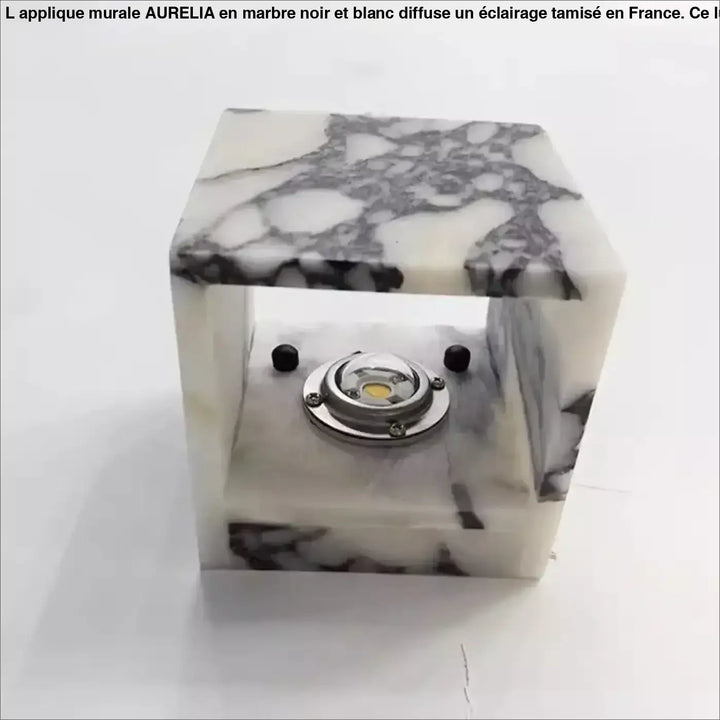 Applique murale à l'effet marbré en noir et blanc

