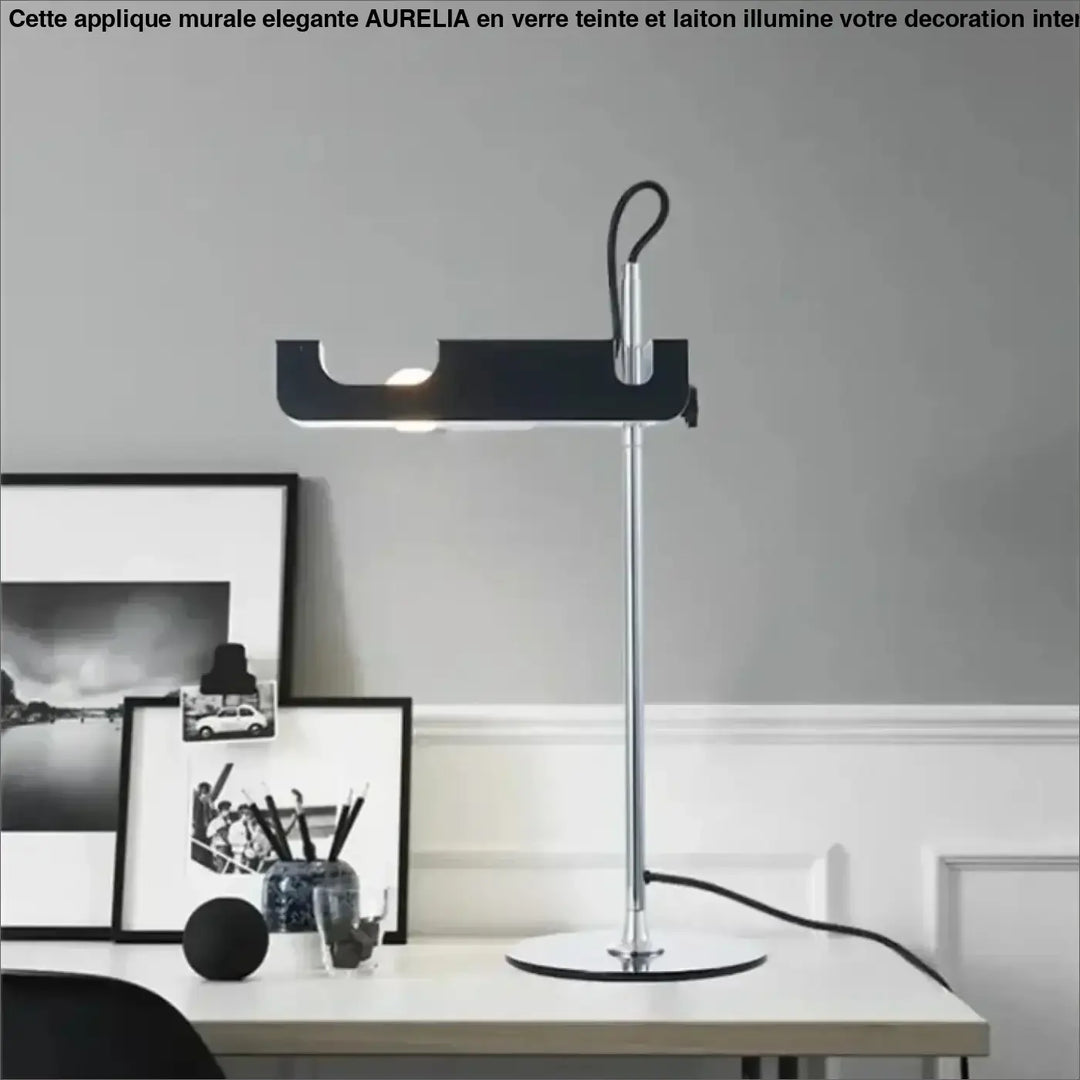 Lampe de table modu moderne noire et chrome avec design minimaliste et épuré pour un éclairage de bureau élégant