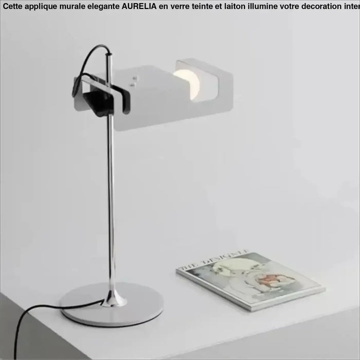 Lampe de table modri blanche avec pied en chrome et tête rectangulaire minimaliste moderne