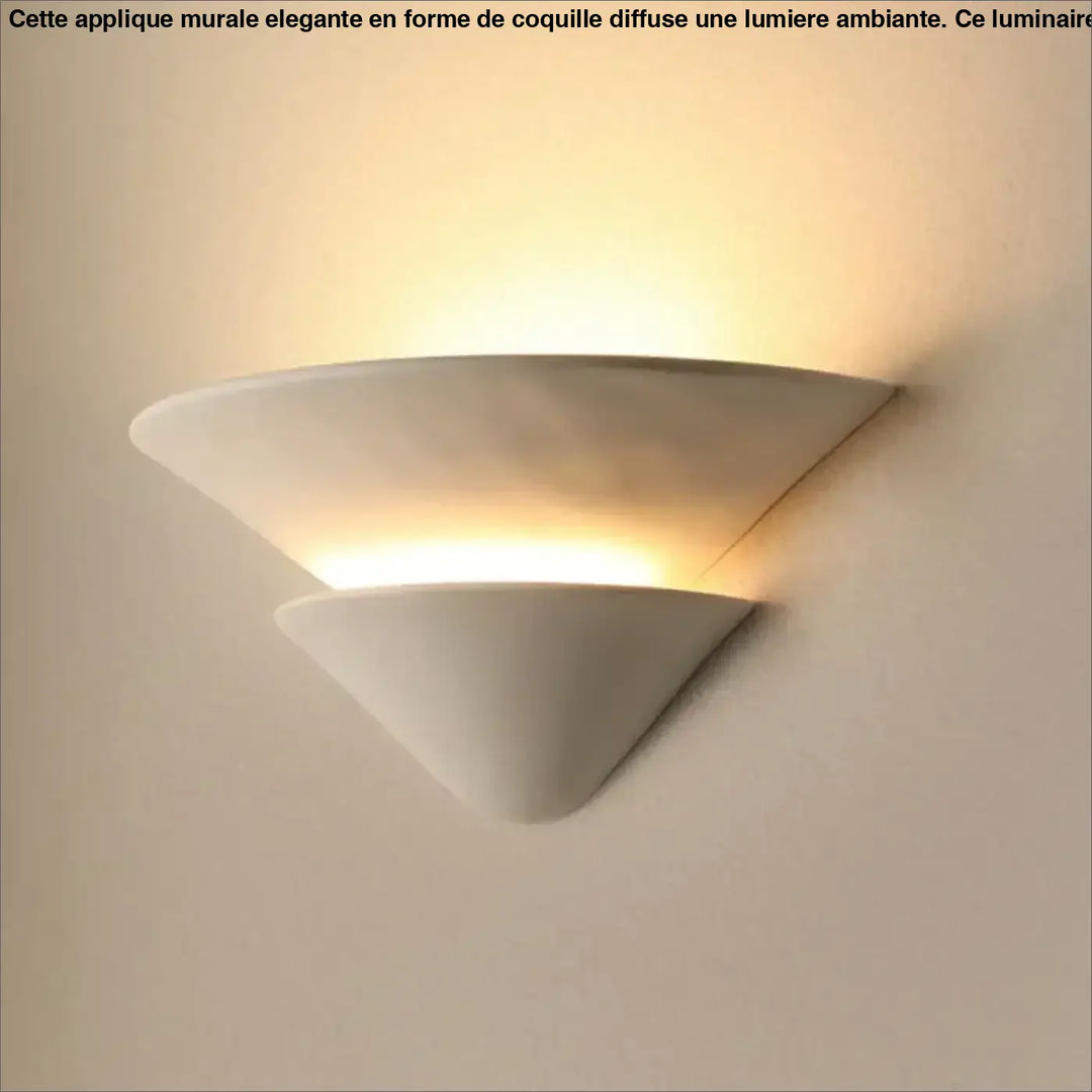 Applique murale en céramique blanche avec lumière ambiante chaude pour une décoration intérieure murale élégante