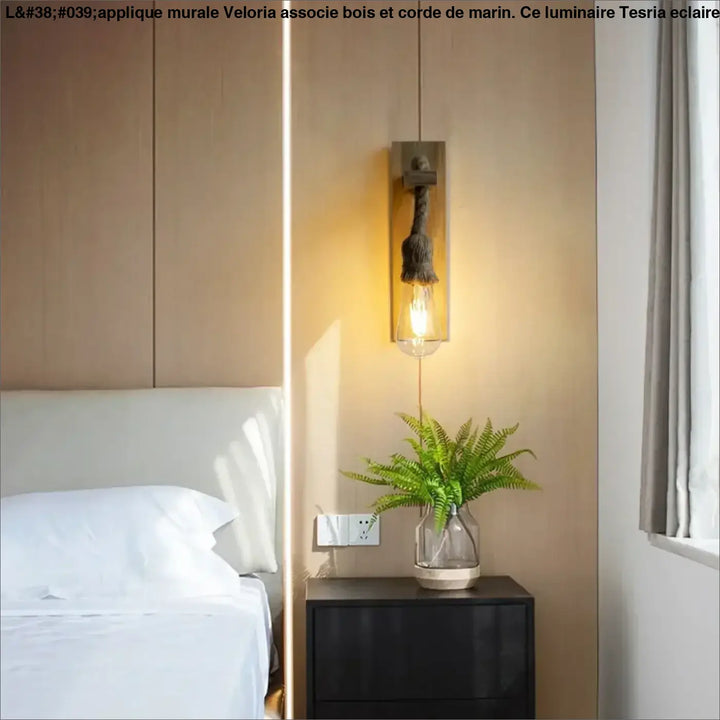 Applique Murale En Bois Avec Une Corde De Marin Au Style Naturel