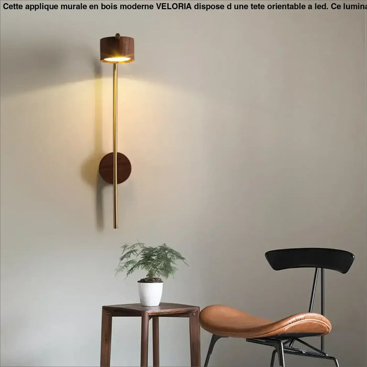 Applique murale en bois moderne avec une tête orientable à LED

