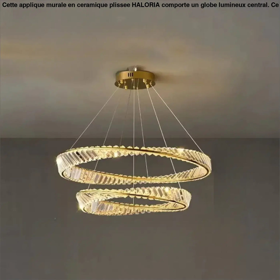 Chandelier double anneau à double finition ton or avec accents en cristal facetté.