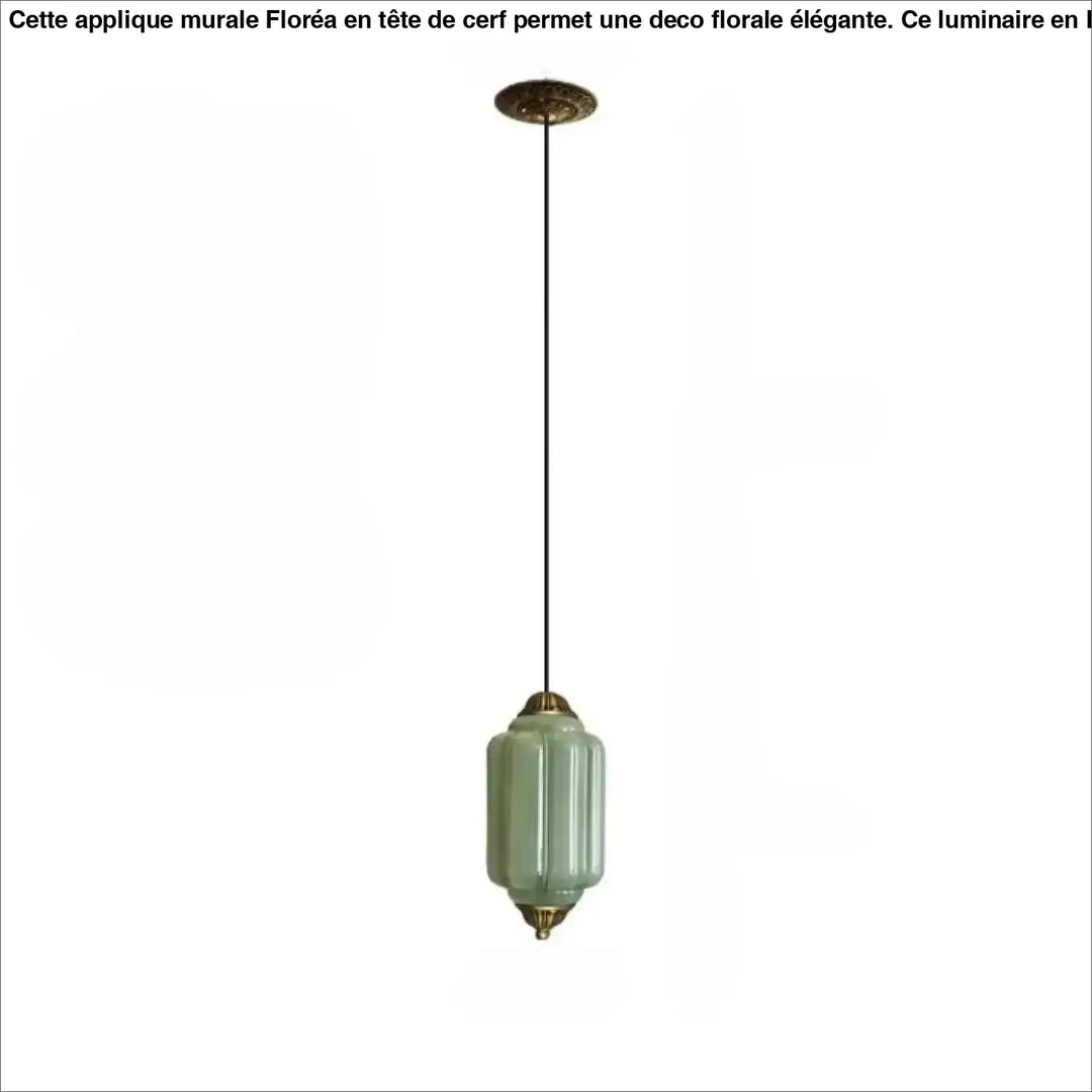 Suspension luminaire strior en verre vert pâle avec finitions en métal laiton aux extrémités élégantes