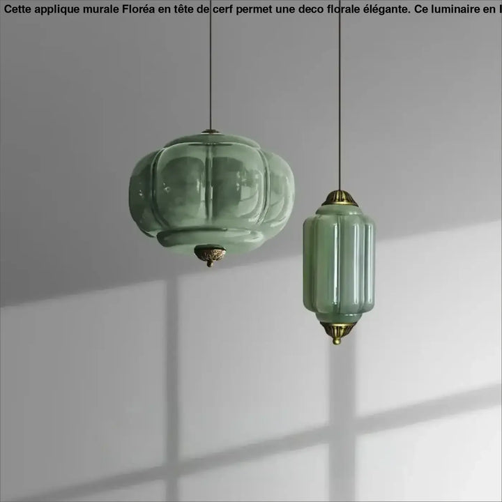Suspension luminaire strior avec deux suspensions élégantes en verre jade vert et accents en laiton