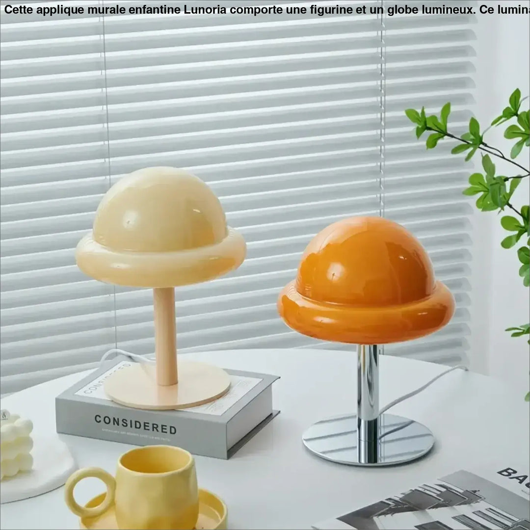 Lampe de table bombo avec deux lampes champignon crème en bois et orange avec pied chrome sont-elles incluses piles sont-elles