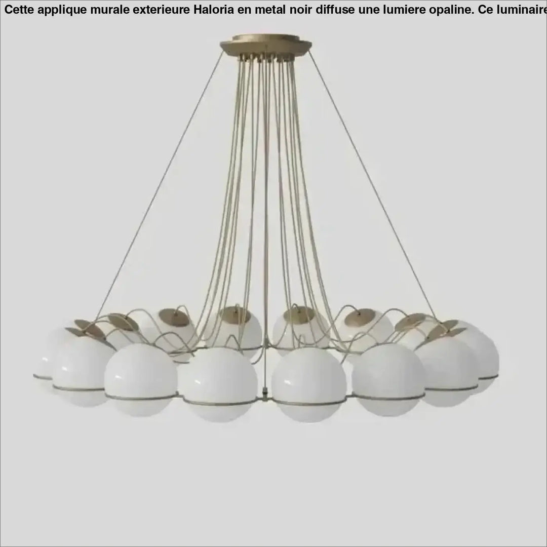Suspension luminaire cloudis avec montage plafond en laiton et douze globes en verre blanc givré suspendus par câbles fins