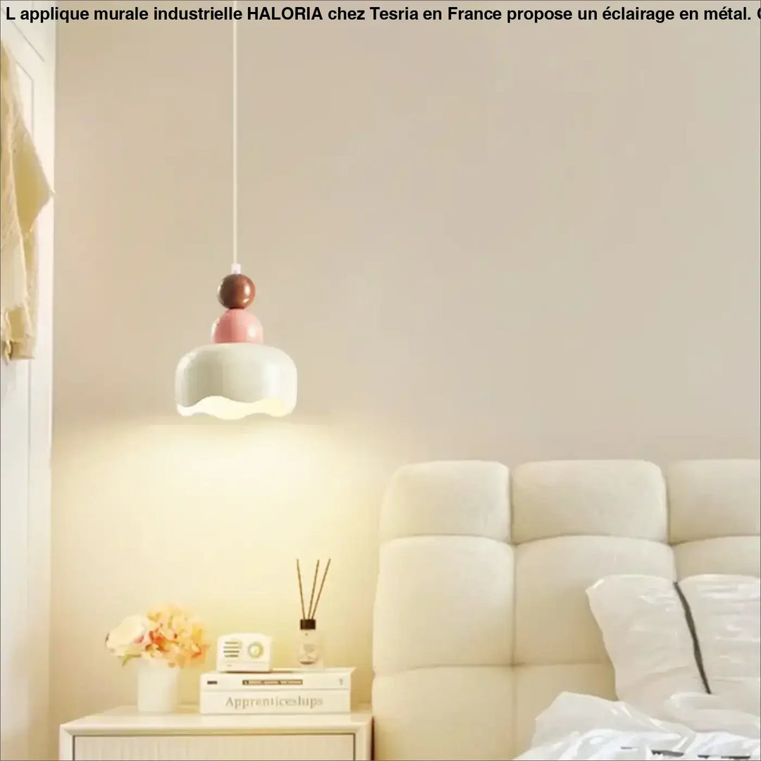 Suspension luminaire creme en céramique pastel rose et blanc avec abat-jour festonné design macaron style nordique esthétique douce