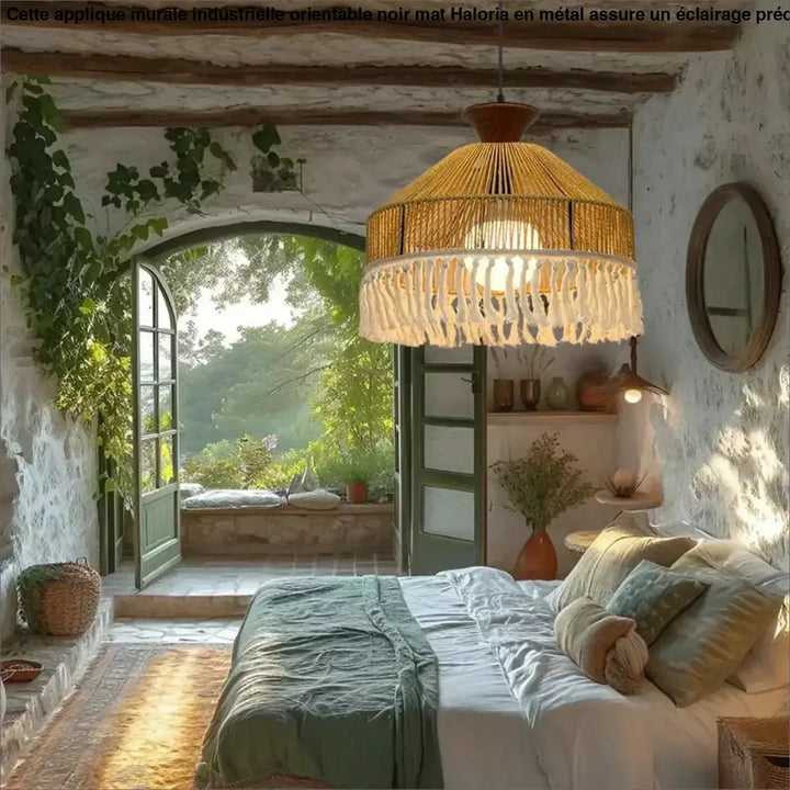 Suspension luminaire bohème en rotin naturel avec franges chic