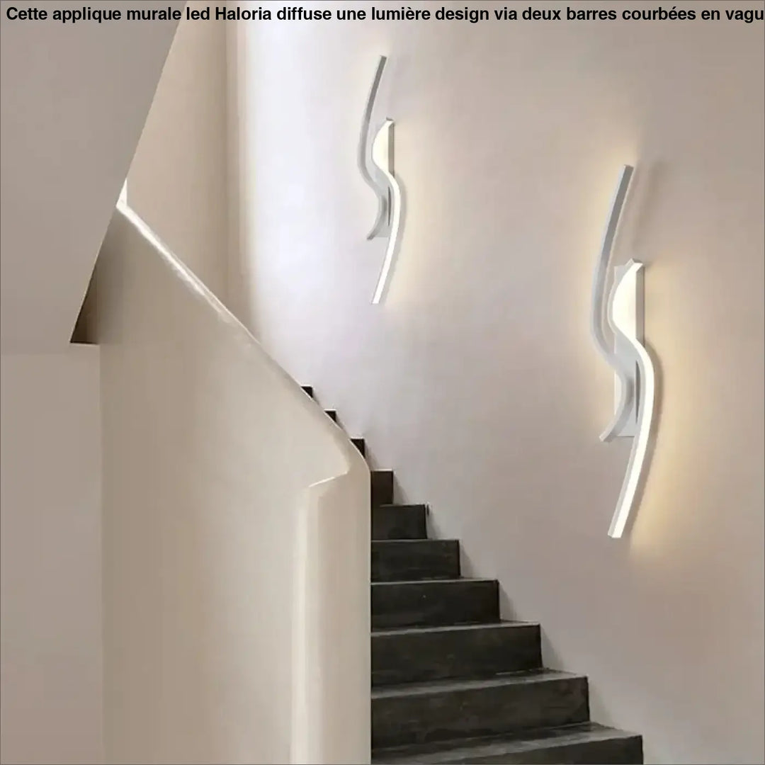 Applique murale LED avec deux barres courbées comme une vague

