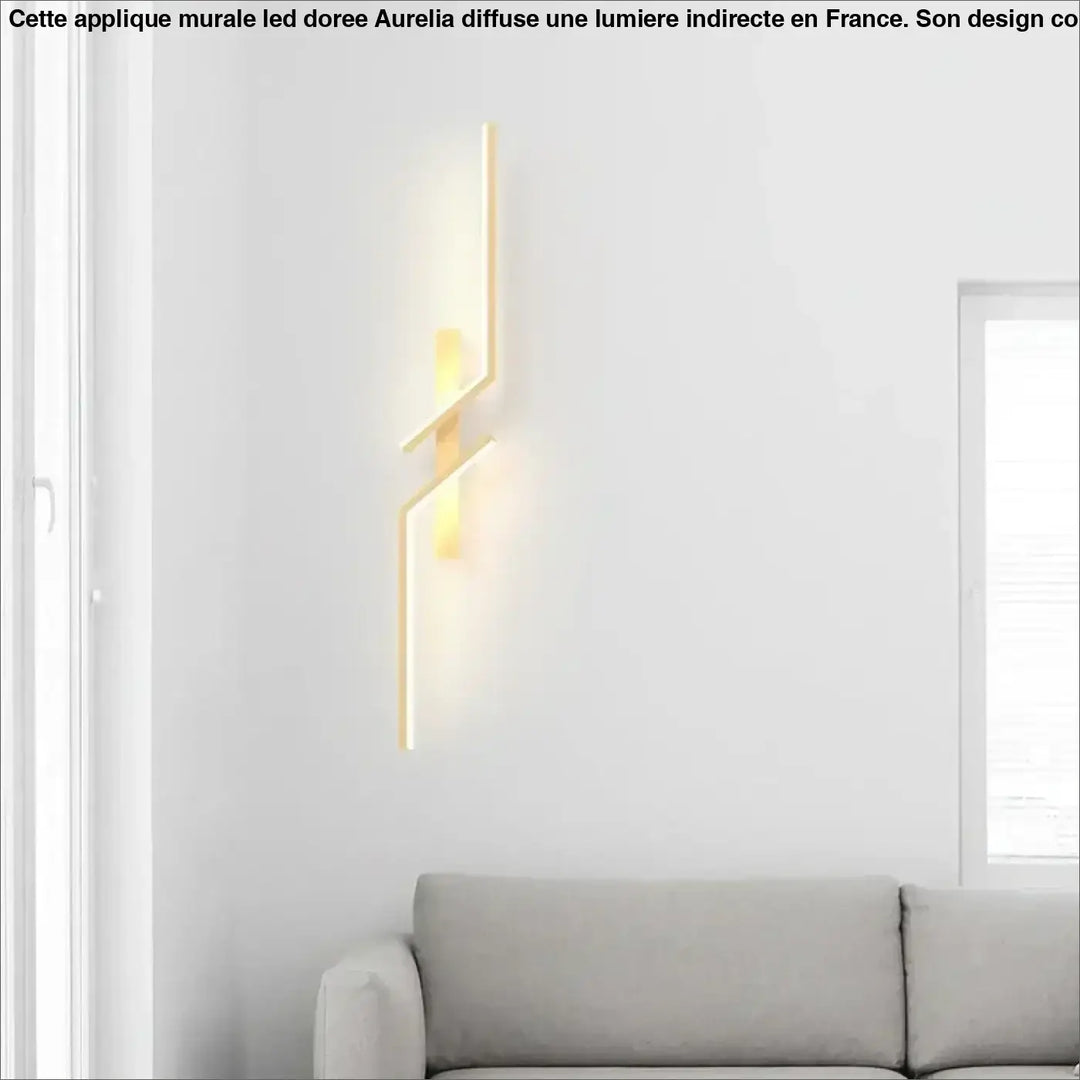 Applique Murale LED Dorée Au Design Courbé Moderne