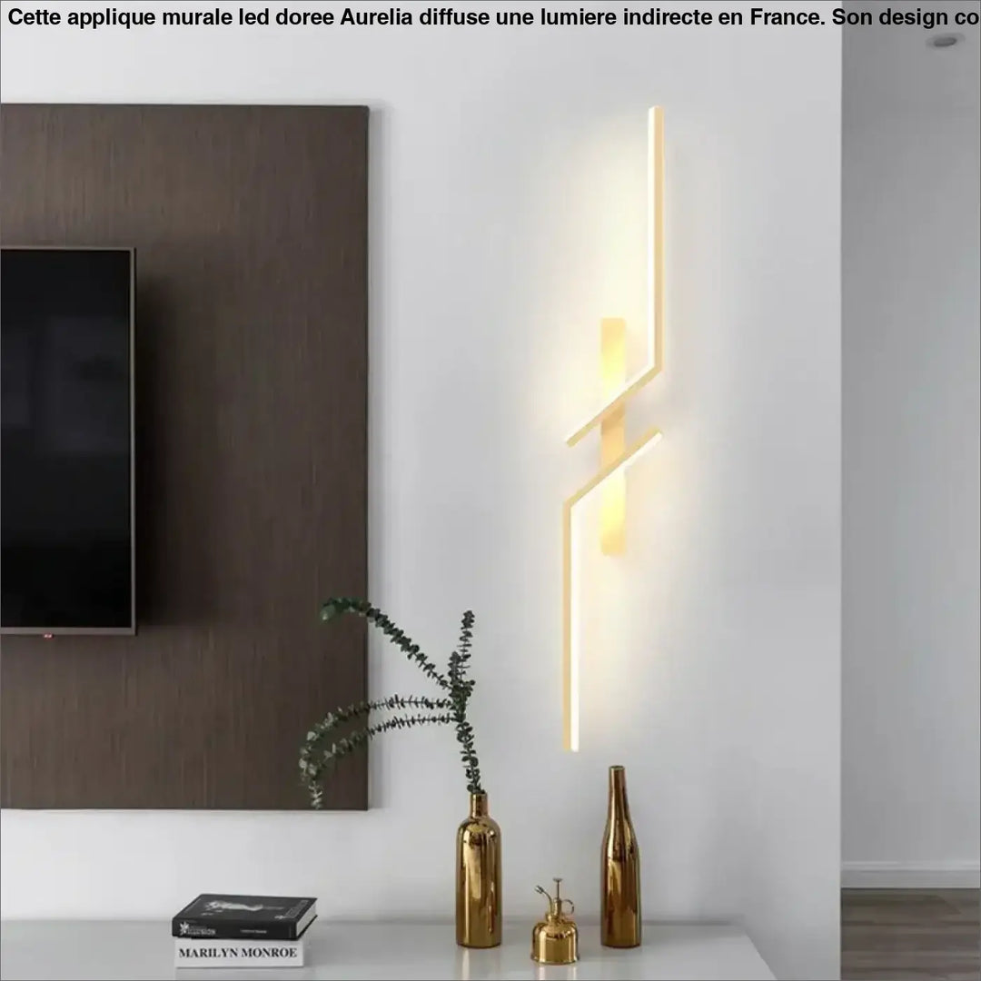 Applique Murale LED Dorée Au Design Courbé Moderne