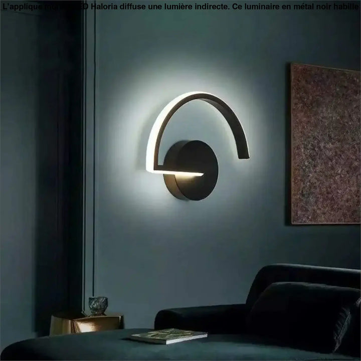 Applique murale led noire et blanche moderne avec design minimaliste courbé modèle haloria pour éclairage intérieur