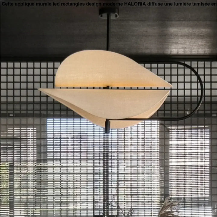 Applique murale led rectangles design moderne creme en papier superpose avec cadre metal noir haloria