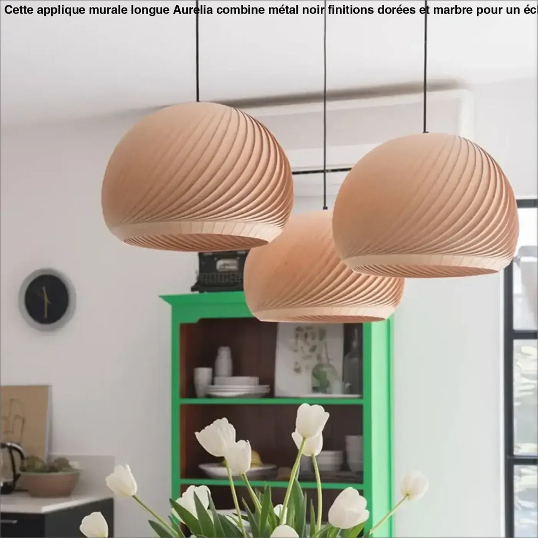 Suspension luminaire en bois clair pour ambiance cosy et naturel