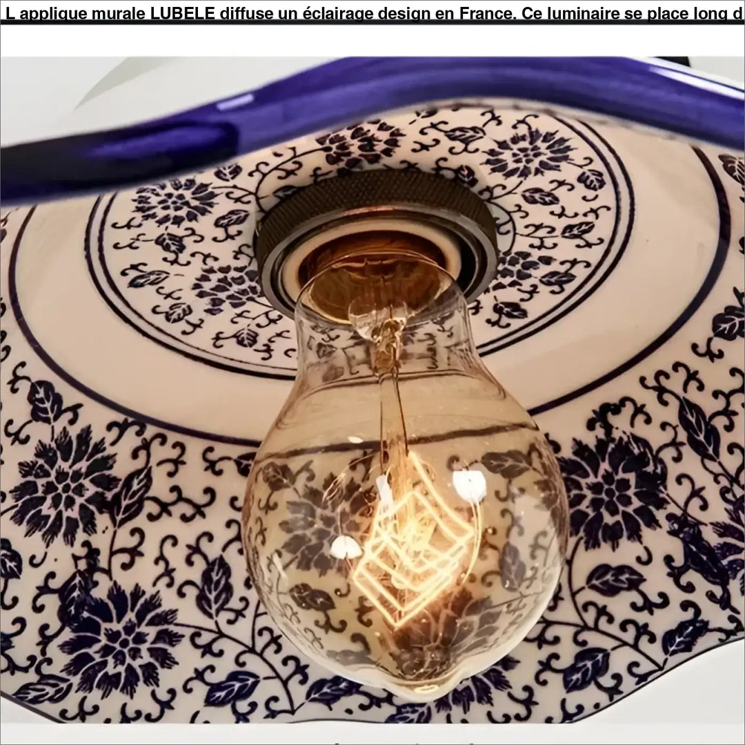 Applique vintage en céramique blanche et motif bleu style