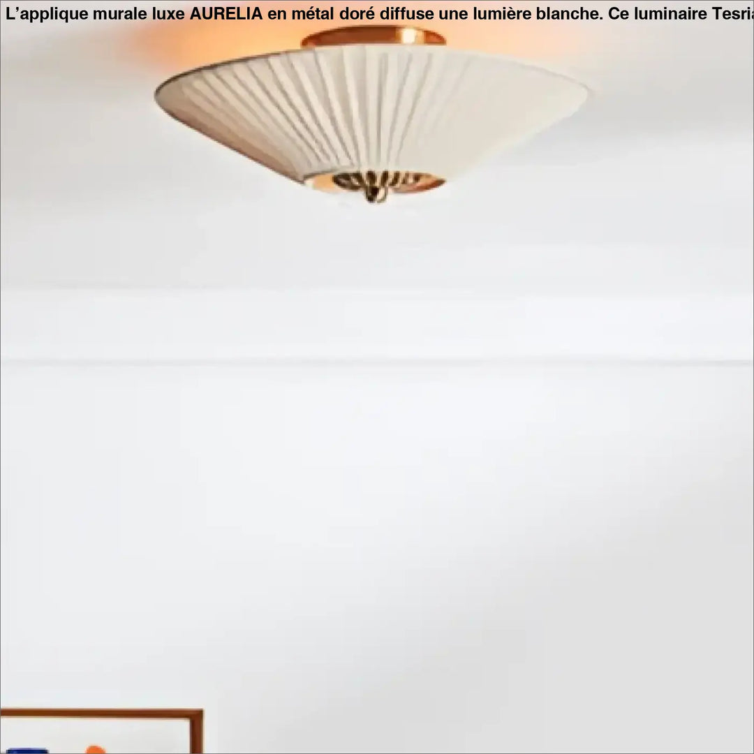 Luminaire plafonnier akeno moderne avec structure métallique et panneaux translucides en design circulaire chaud