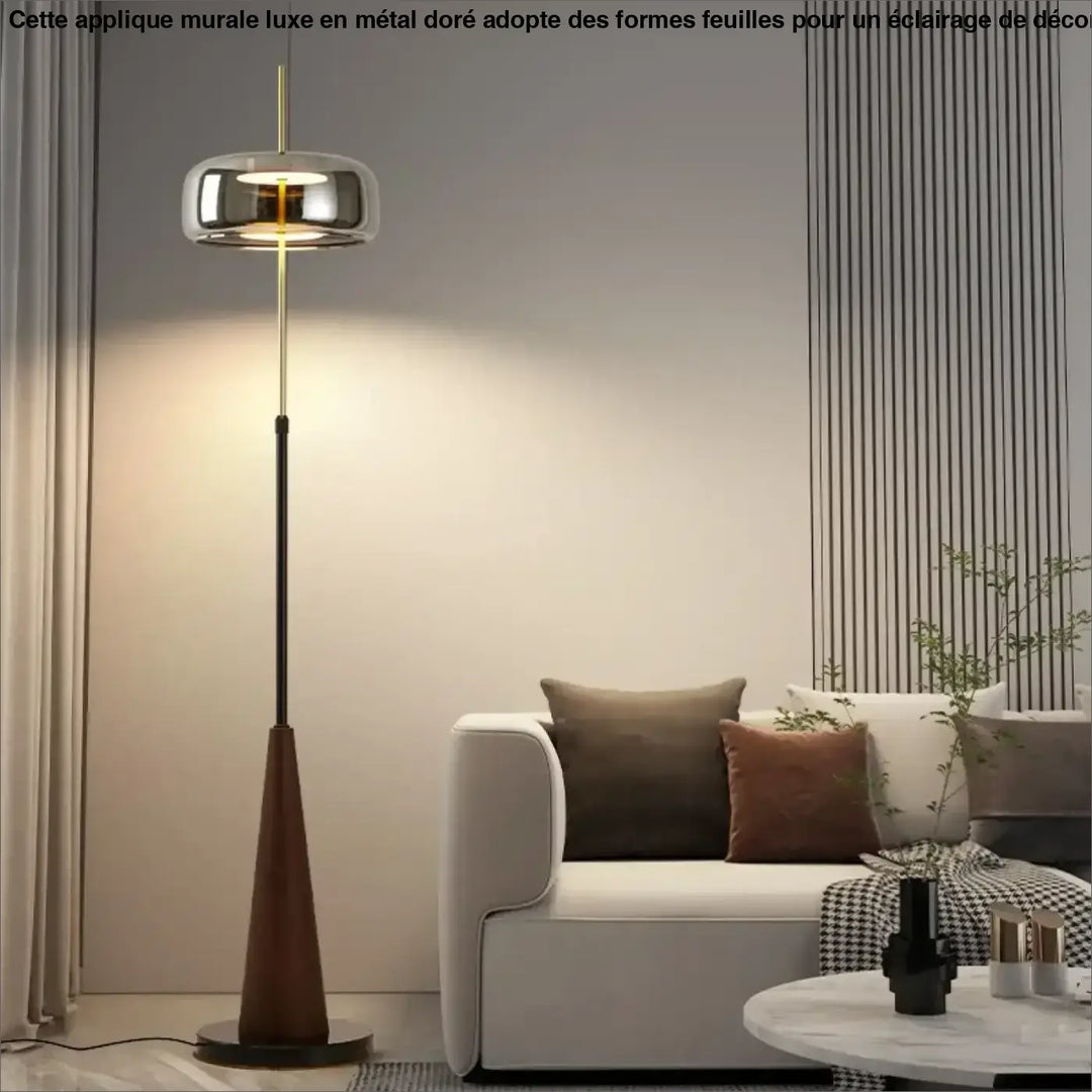Lampadaire design rétro en bois et abat jour chromé élégant