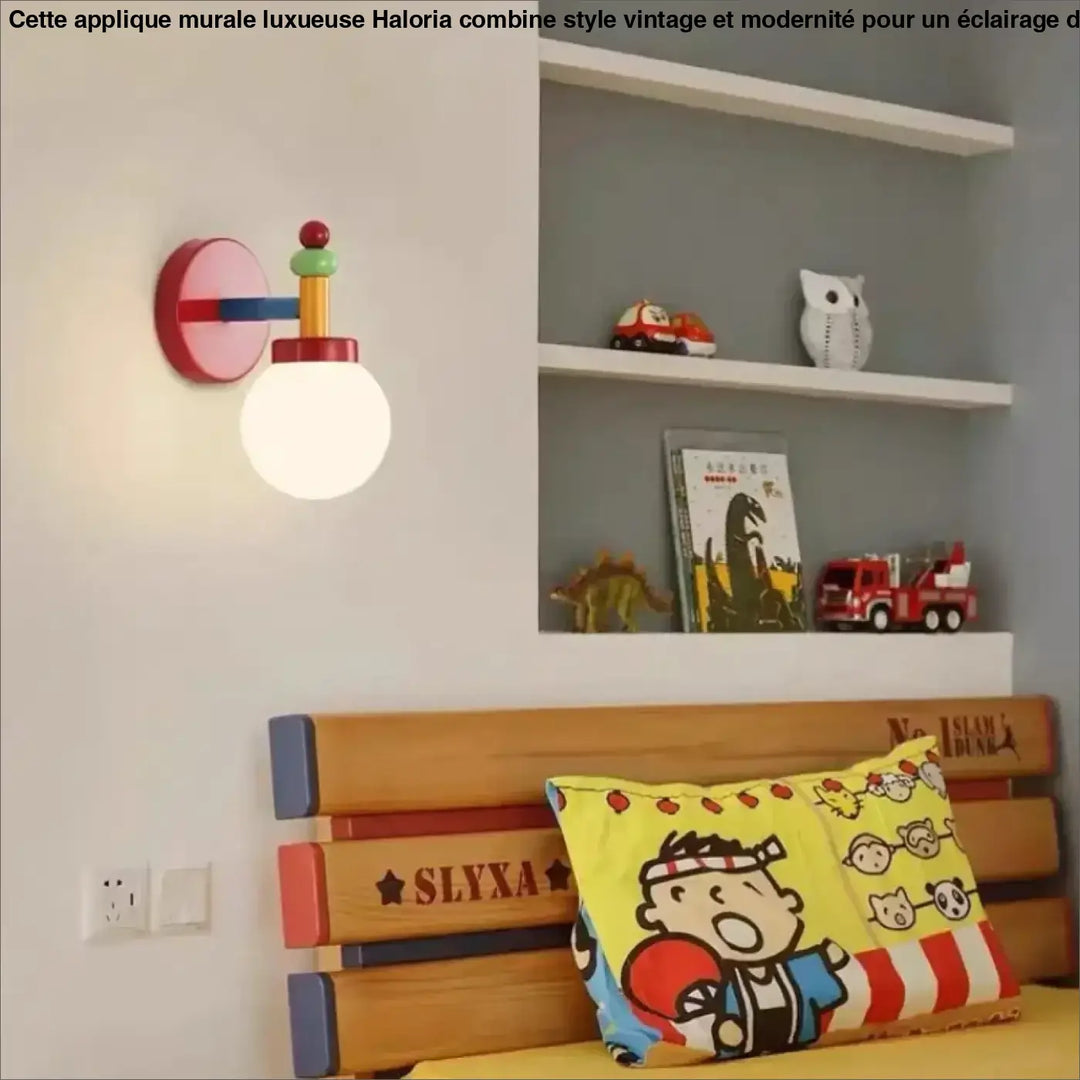 Applique murale tricolore idéal pour une chambre d'enfant

